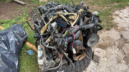 08 Chevy Silverado motor with computer and everything