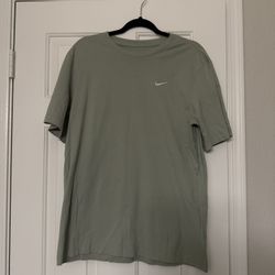 Men’s The Nike Tee Green Large 
