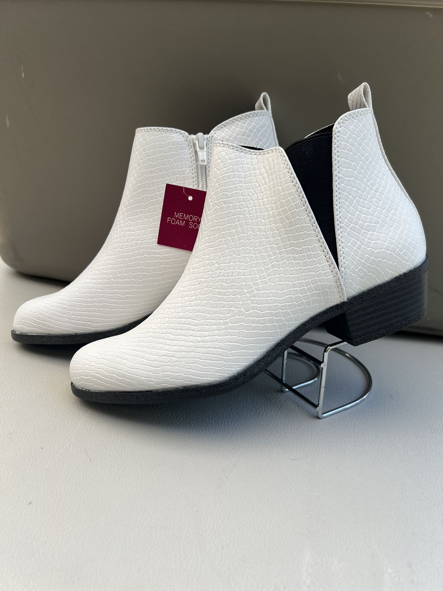 Women’s Size 10 Boots