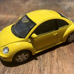 Maisto Wolkswagen New Beetle Scale 1/18