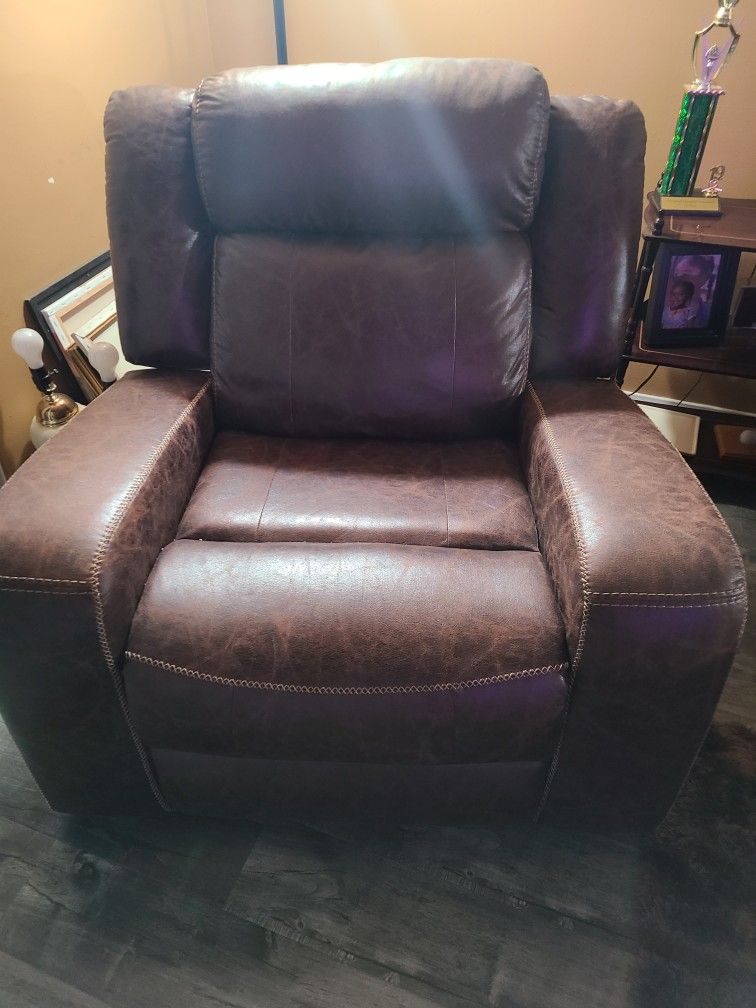 Rocking Recliner Chair & Reclining Sofa