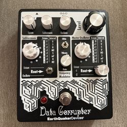EarthQuaker Devices Data Corrupter Harmonizing PLL Pedal