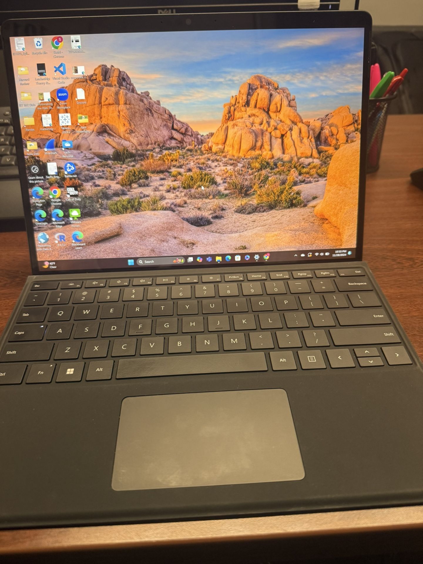 Microsoft Surface Pro 9 – 12th Gen Intel Core i5 | 16GB RAM | 256GB SSD | Includes Keyboard and Original Box!