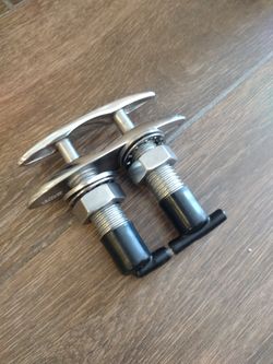 4.5" Attwood Neat Cleat NEW