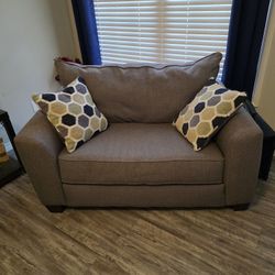 Bonita Springs Gray Chair & a Half – Like New 🛋️