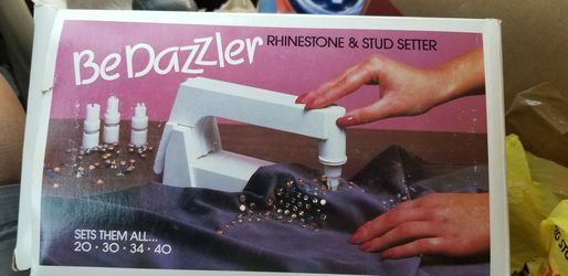 VINTAGE BE DAZZLER RHINESTONE AND STUD SETTER. MADE IN USA
