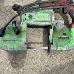 MILWAUKEE CORDED BANDSAW