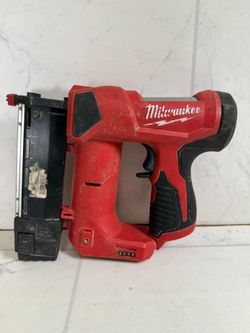 Milwaukee 2540-20 M12 12V 23-Gauge Cordless Pin Nailer – Pre-Owned (A1G010319)