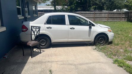 2009 nissan versa
