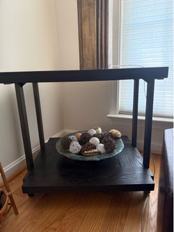 Coffee table with 2 side table
