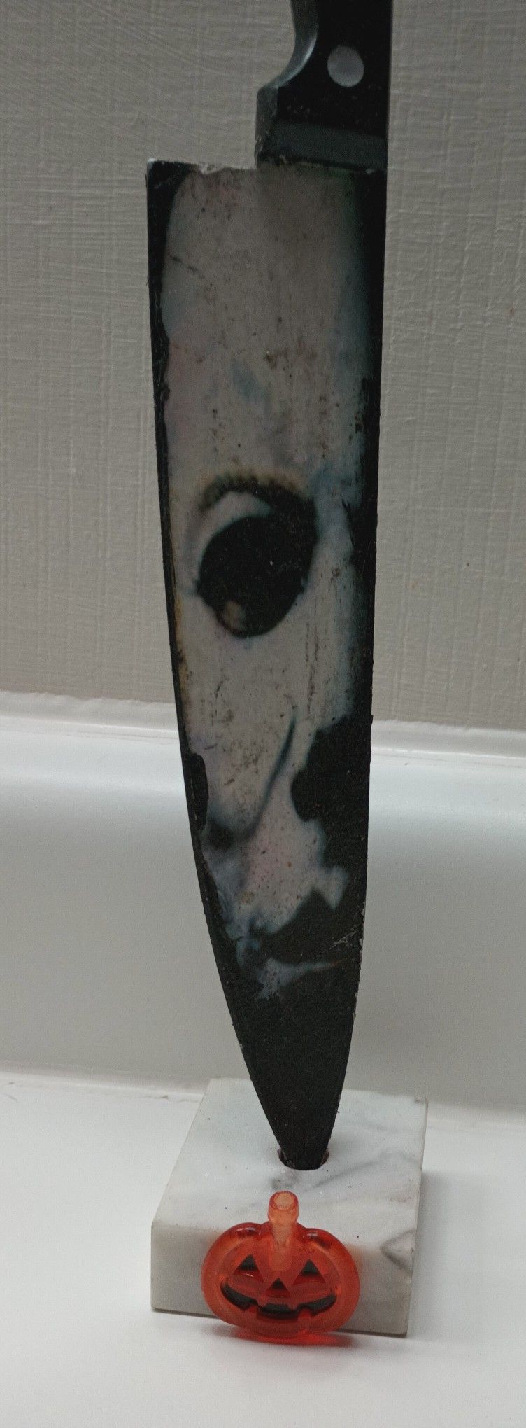 Custom Halloween Horror Blades With Stand