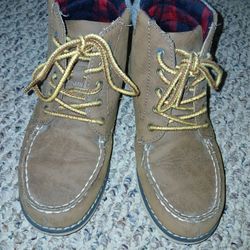 Boys Cat And Jack Boots Size 3