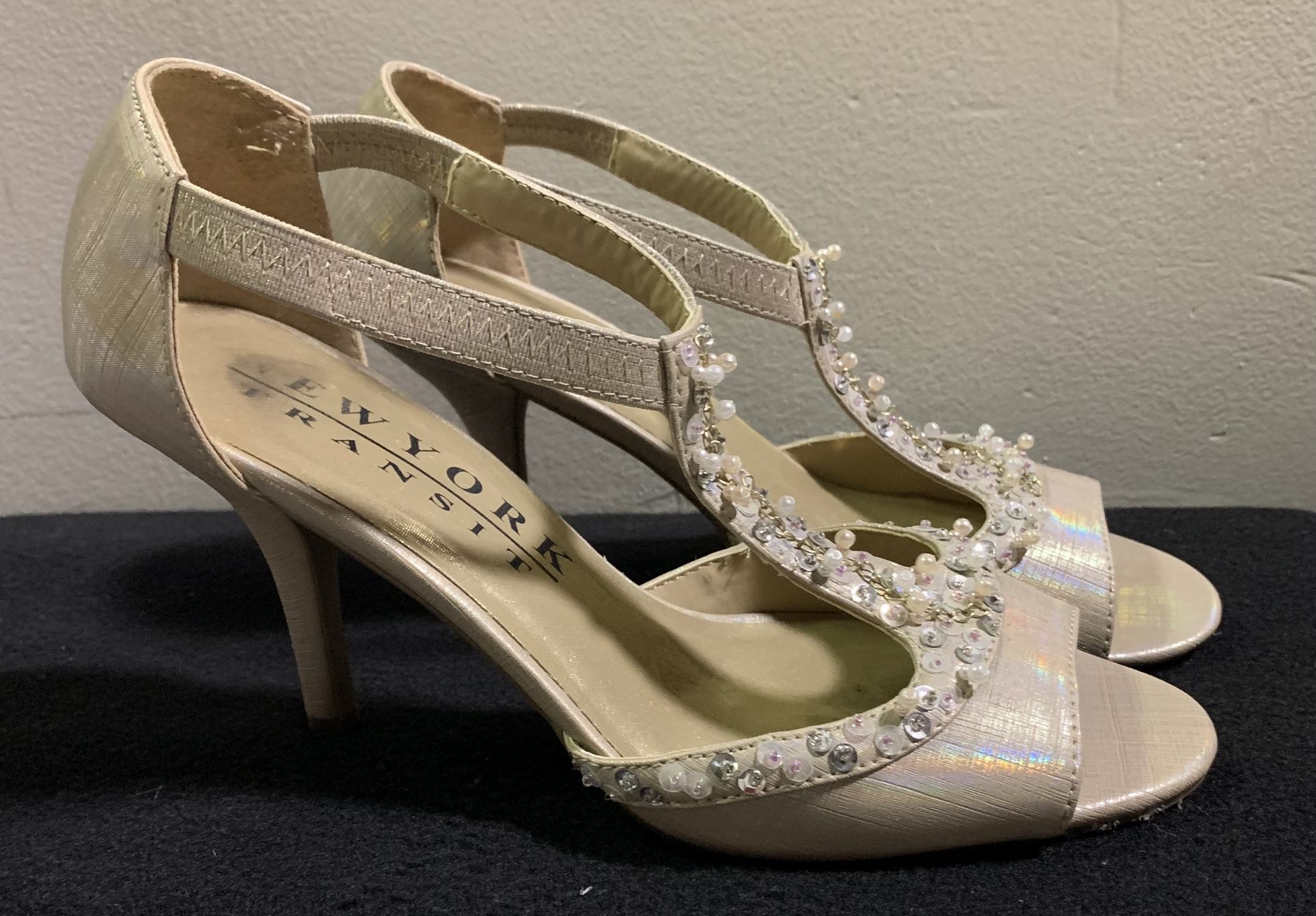 New York Transit womens size 8.5 beaded Slip On heels shoes