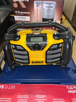 🔊 DeWalt 20V MAX Jobsite Bluetooth Speaker (DCR010)