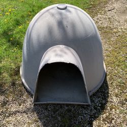 Doggie Igloo 