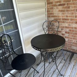 Round Iron Table With Two Chairs