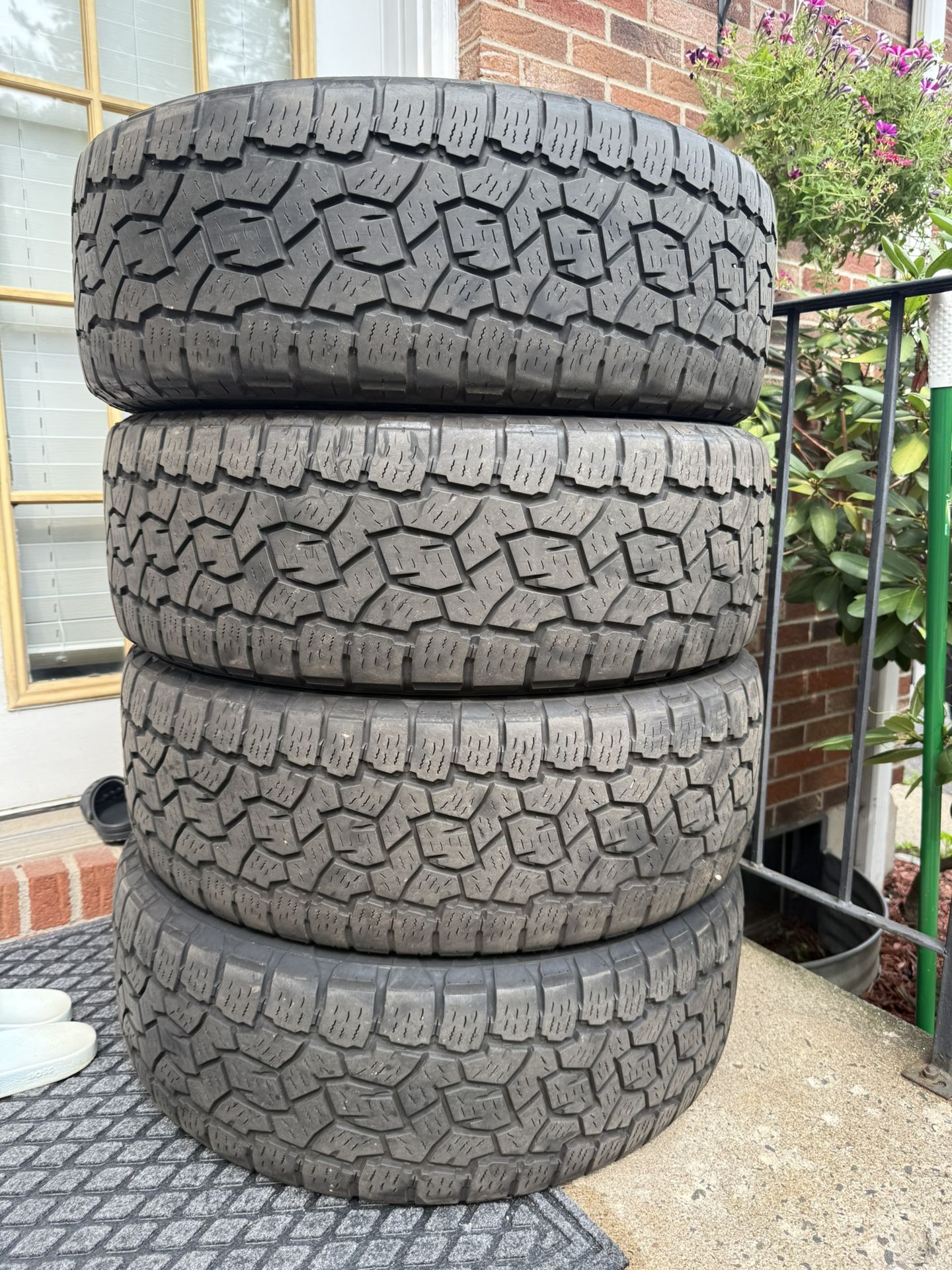 265/65R18 Toyo Open Country A/T III SET