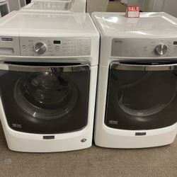 Large Load Newer Maytag Set 