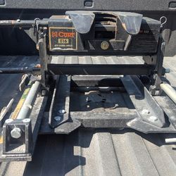 Curt E16 Fifth Wheel Hitch  $400 OBO