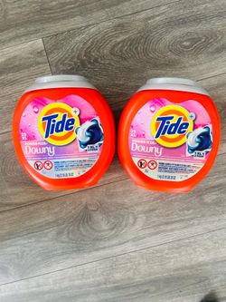2 Tide Pods Laundry Detergent