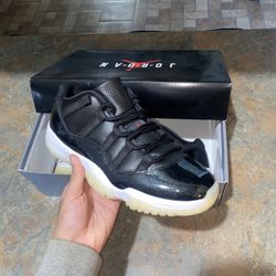 Jordan 11 Retro Low Size 9