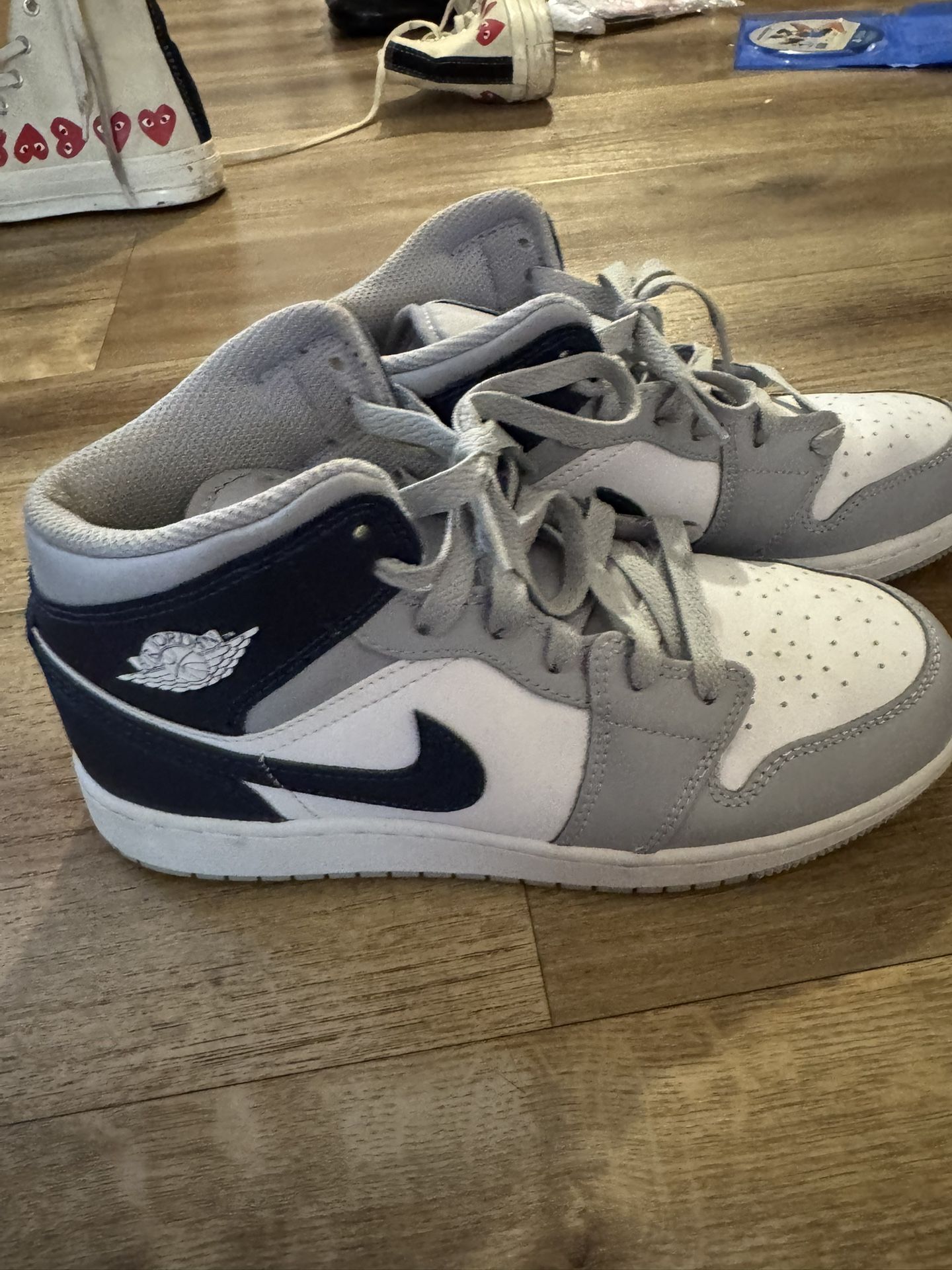 Jordan’s 1s Size6Y