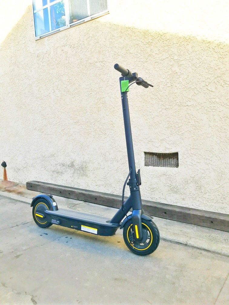 Brand NEW Adult Electric Scooter| 350 Watt Motor | 220lb Weight Limit | READ DESCRIPTION For Info | PRICE IS FIRM for Sale in Glendale, CA - OfferUp