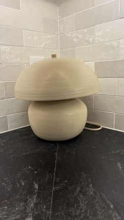 Threshold ceramic lamp