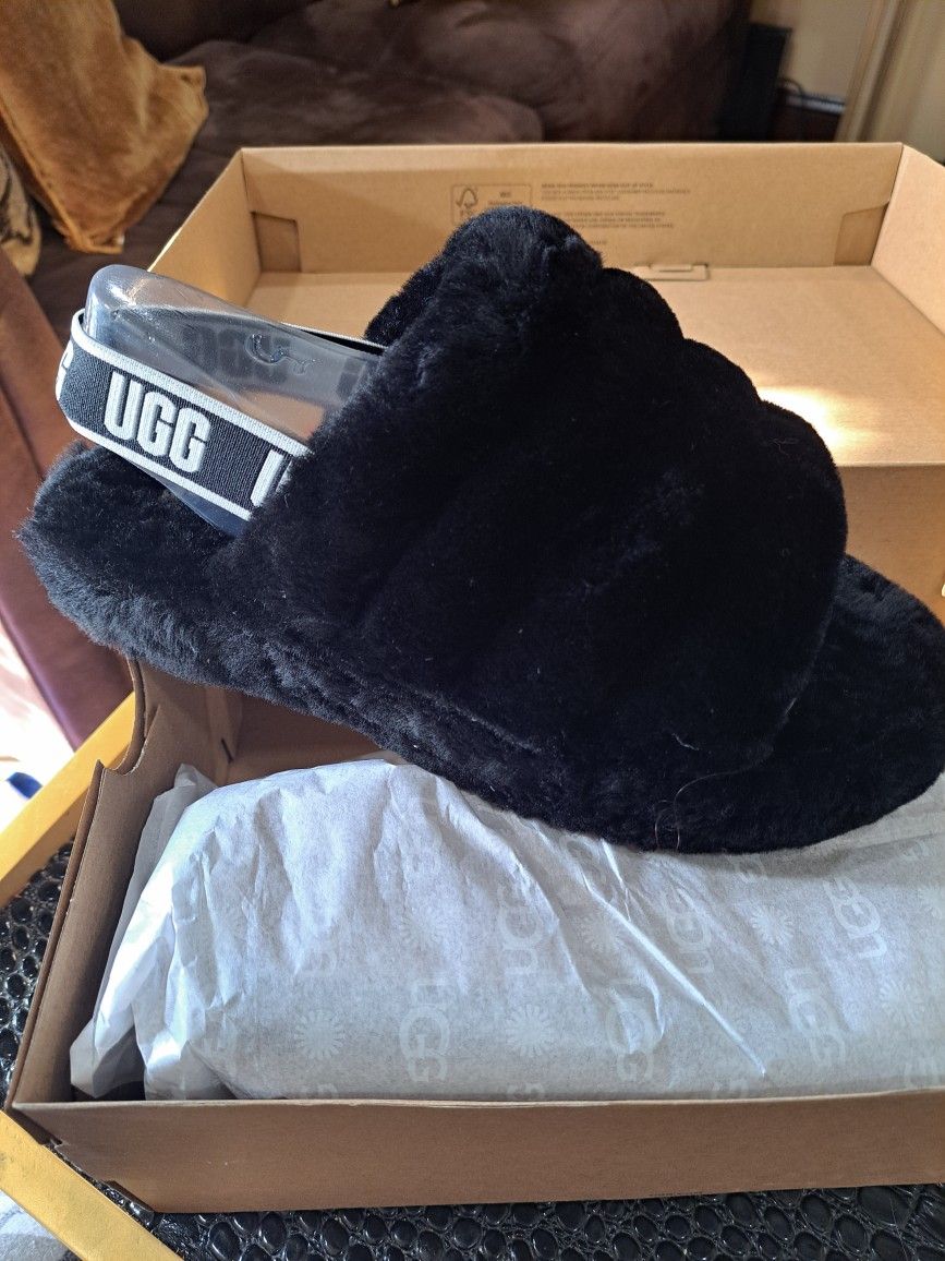 New Black Womans Uggs Size 5