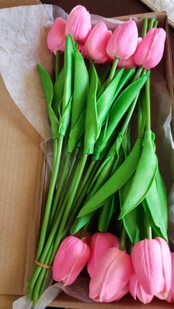 Tulips Artificial Flowers, PU Artificial Tulips Real Touch with Stems for Home Decor Wedding Hotel Office Centerpiece Decor, Deep Pink


