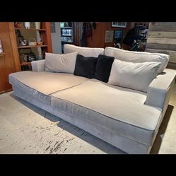 Bailey 94 2024 square arm sofa