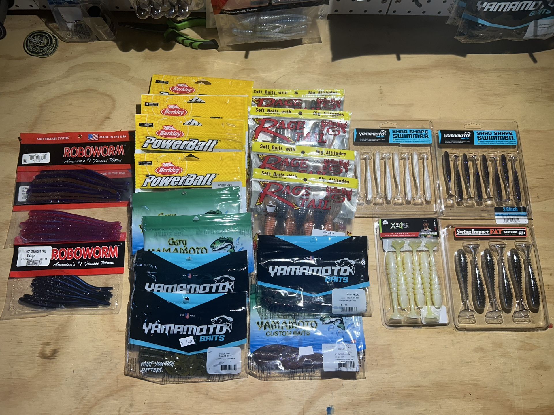 Lot Of 21 Pack La Soft Plastics For Bass Fishing