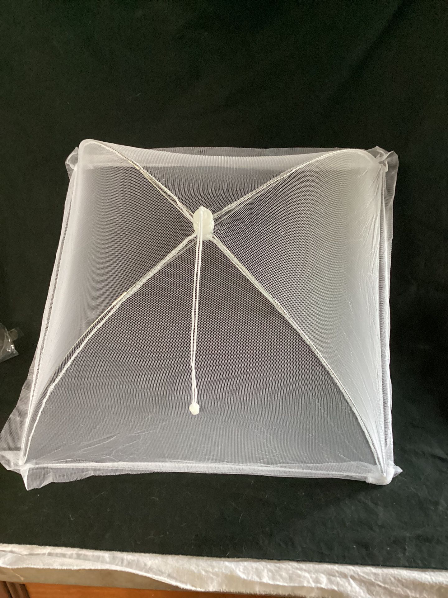 Brand New Large Food Tent.  17.5” X 16.5”.