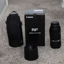 Canon RF 600mm f/11 IS STM Super Telephoto Lens With Canon ET-88B lens hood