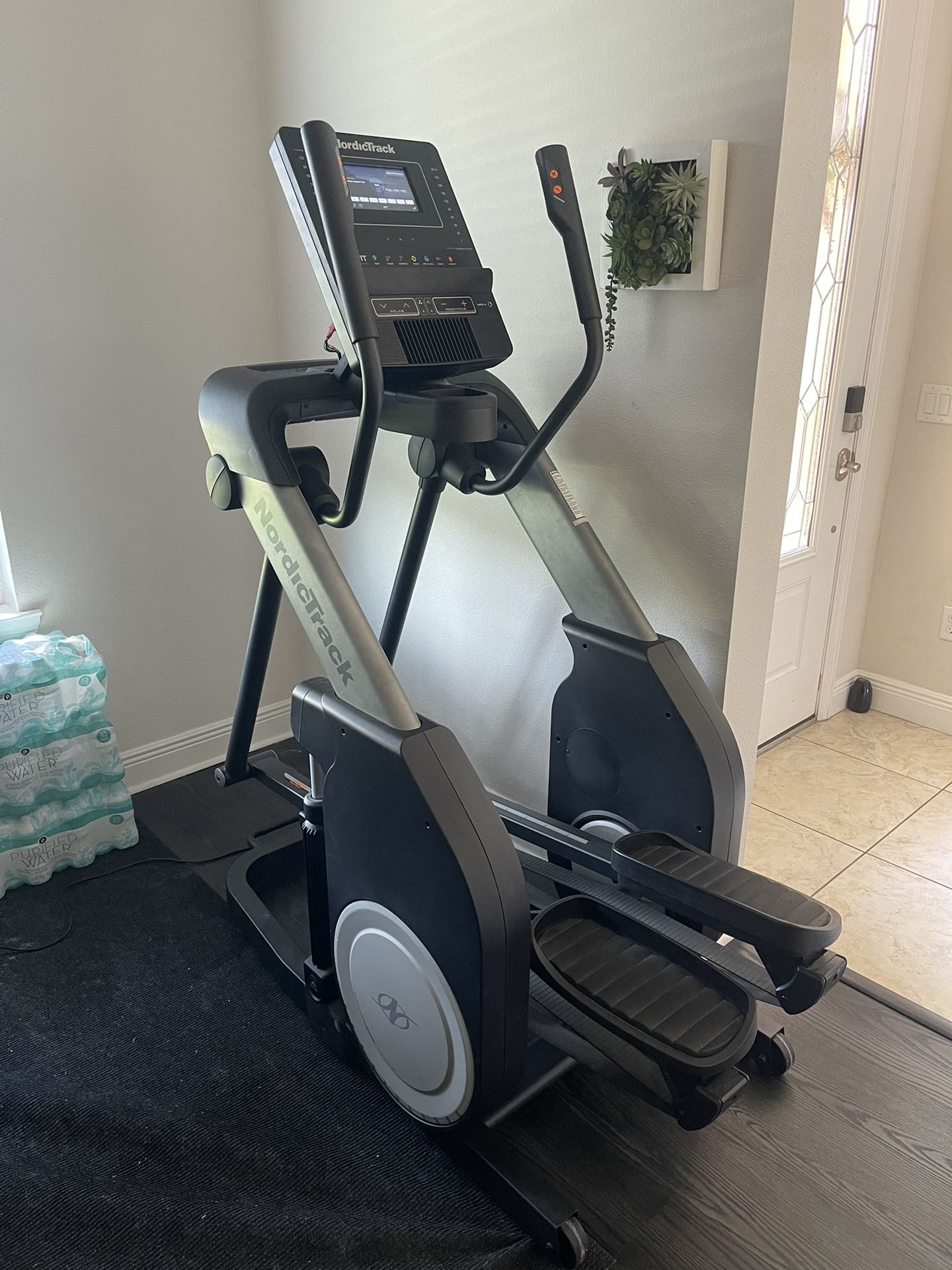 NordicTrack Freestride Trainer FS7i