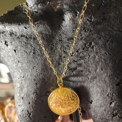 New Vintage Gold Plated Locket Pendent