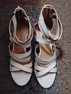 ******WOMAN'S BEAUTIFUL HEELS******