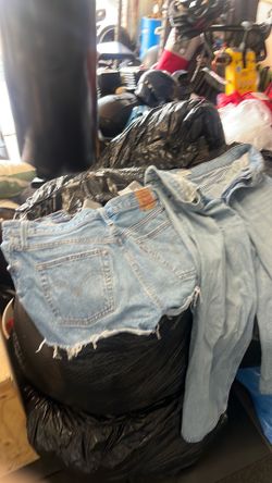 Used clothes of brands Abercrombie  Levi’s lots of good shoes I have 8 big bags come take it cheap