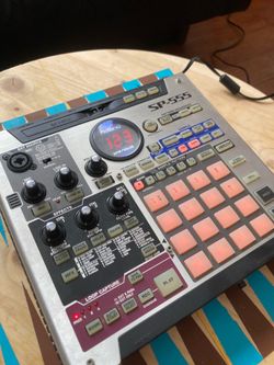 Roland SP - 555 Sampler VTG RARE