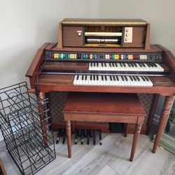 Lowrey Genie 88 Player Organ