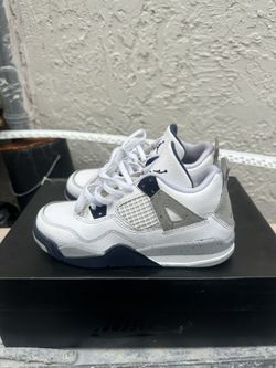 Size 2y - Air Jordan 4 Retro Midnight Navy 