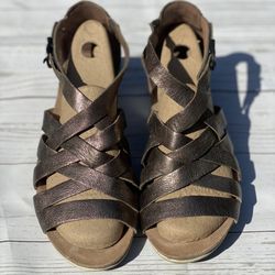 Dansko Vivian Metallic Bronze Gladiator Wedge Sandals Women’s Size 8