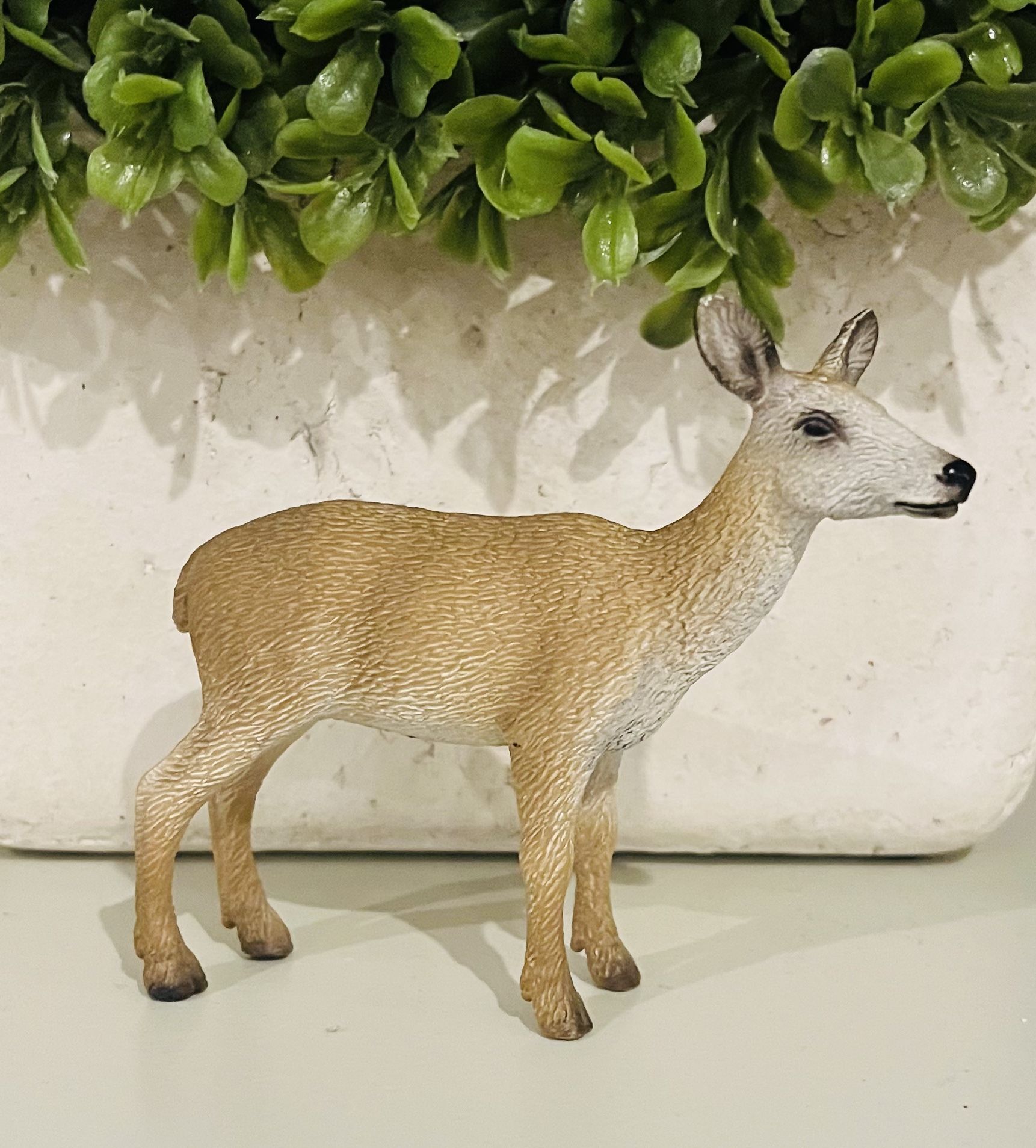 Schleich RETIRED female Deer