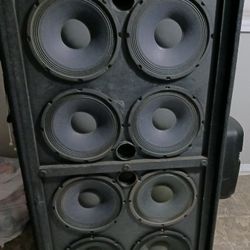 400 $ CABINET AMPEG 8X 10" SPEAKERS. GUITAR. AND BASS400- 800 WATS RMS VERY LOUD
