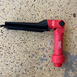 Milwaukee AIR-TIP 1-1/4 in. - 2-1/2 in. Low-Profile Pivoting Brush Wet/Dry Shop Vacuum Attachment (1-Piece)
