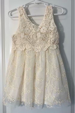 Size 2T - Cream Lace Floral Dress