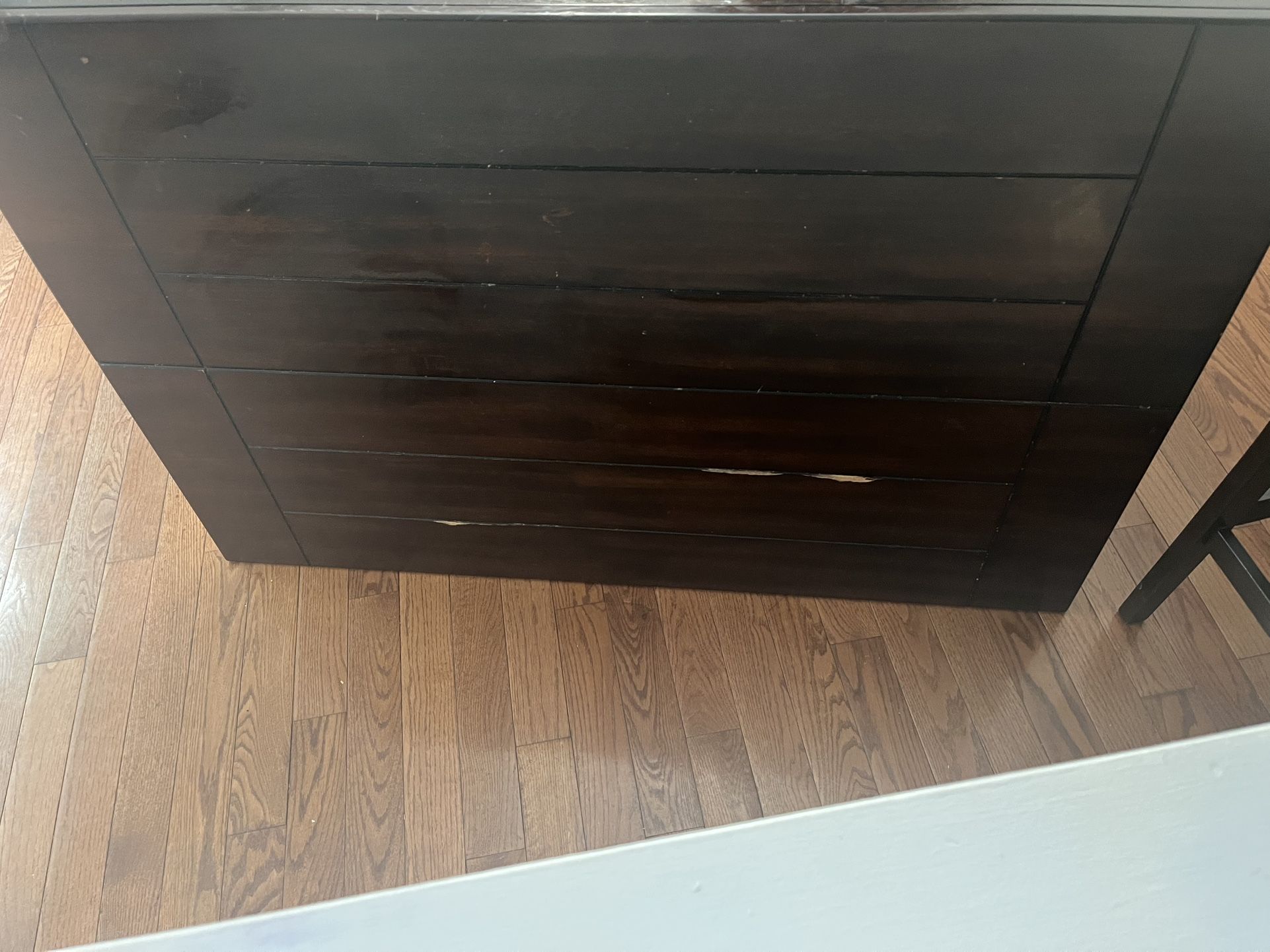 Free Dinner Table