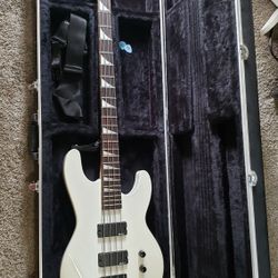 Jackson JS2 Bass Guitar