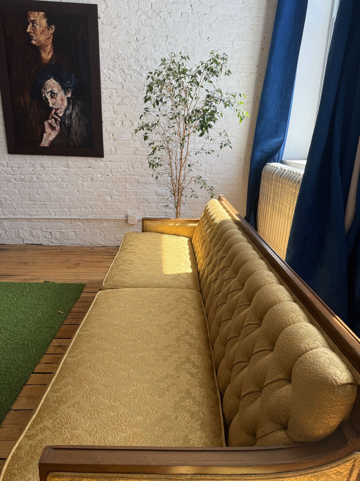 Homer Bros Couch, 32x90x32”