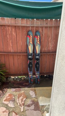 Water skis